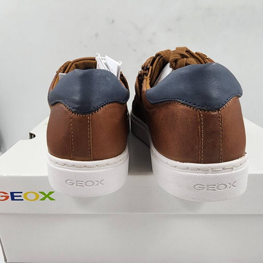 GEOX Nashik Garçon Low Cut Sneaker Boys 37 Cognac/Navy Lace And Zip Closure