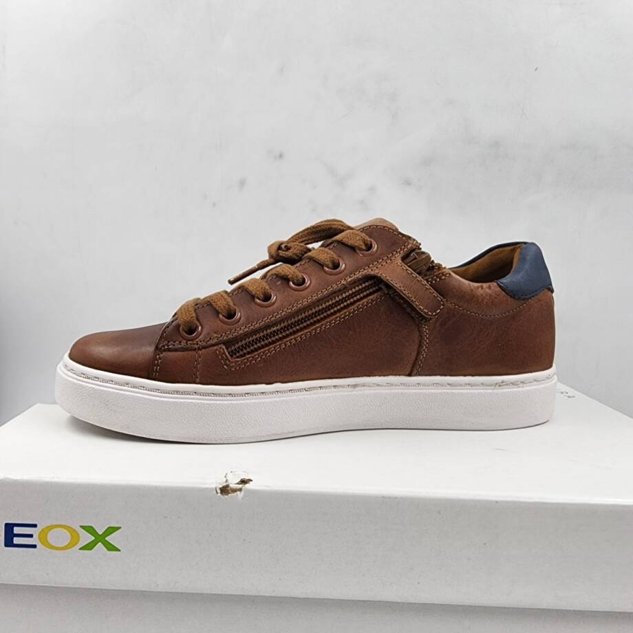GEOX Nashik Garçon Low Cut Sneaker Boys 37 Cognac/Navy Lace And Zip Closure