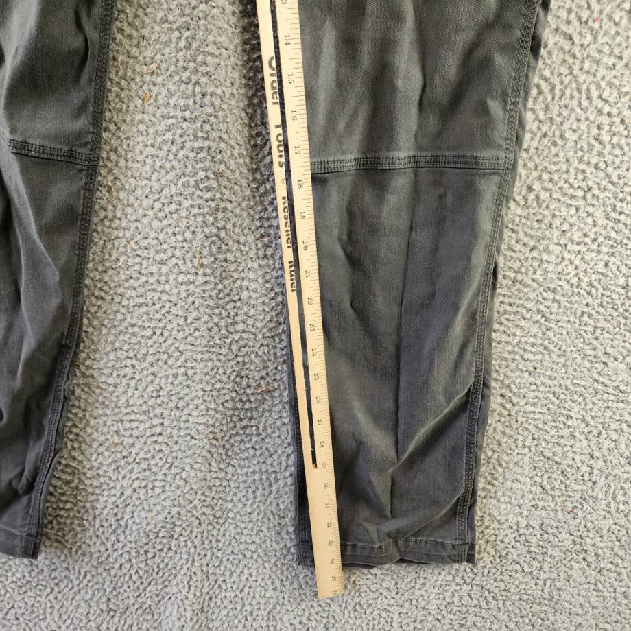 Joe's Jeans Atlas Utility Cargo Pants Men 34 Asphalt Zip Fly With Button Closure