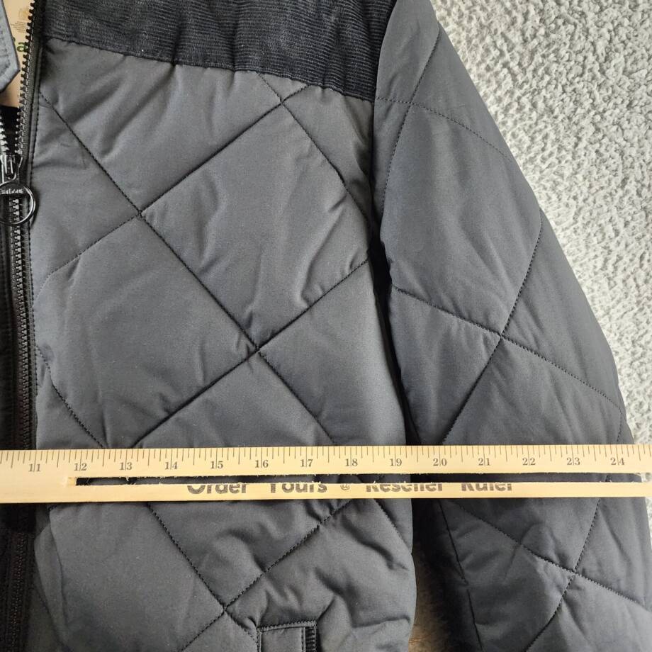 Barbour Elmwood Box-Quilted Jacket Men's S Black Full-Zip Closure Long Sleeves~