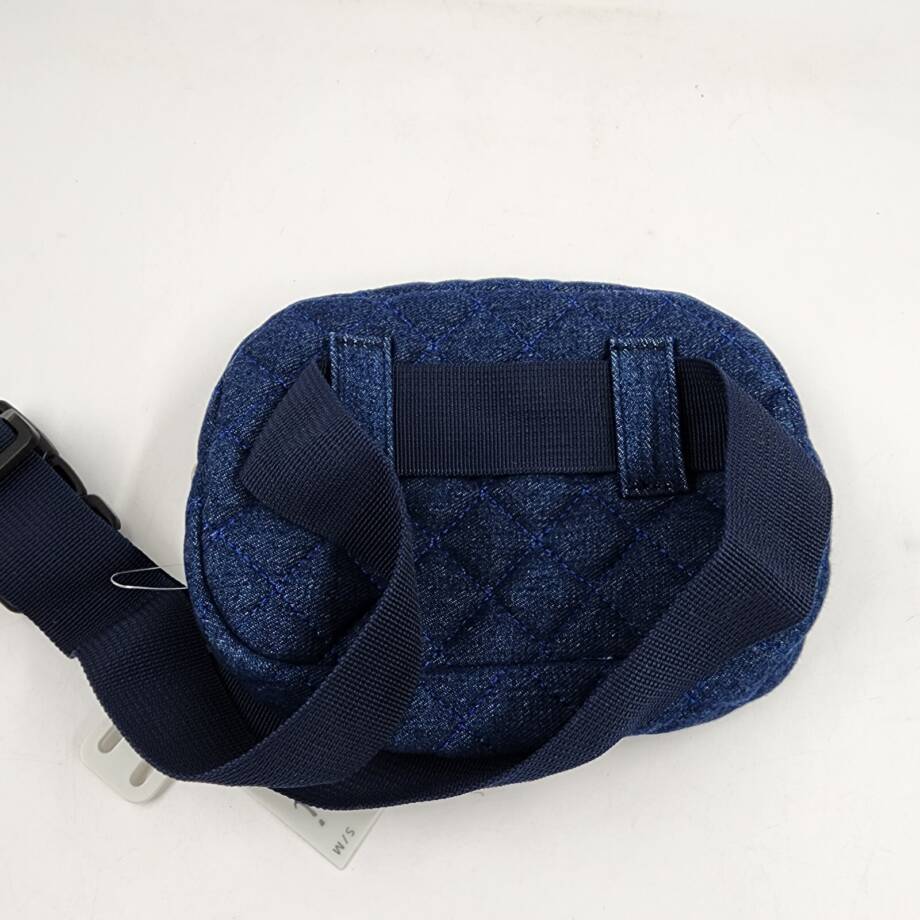 Jenni Quilted Adjustable Fanny Pack Women's S/M Navy Interior Slip Zip Pocket