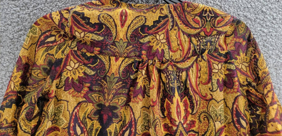 VINCE CAMUTO Ruffled Sleeve V-Neck Blouse Women's XXS Multi Printed Pullover