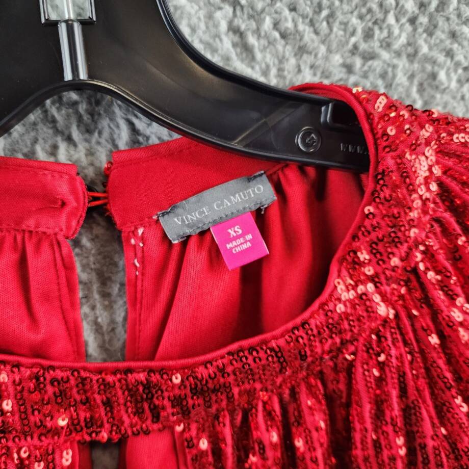 VINCE CAMUTO Sequined Keyhole Blouse Women's XS Ultra Red Button Closure