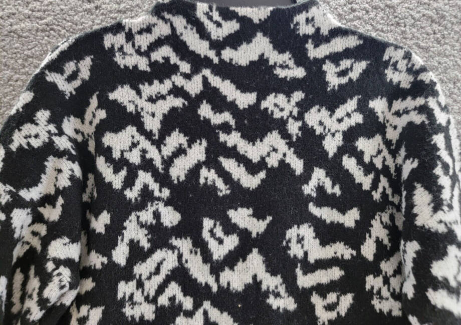 AQUA Animal Print Mock Neck Sweater Women's M Black/White Long Sleeve Pullover