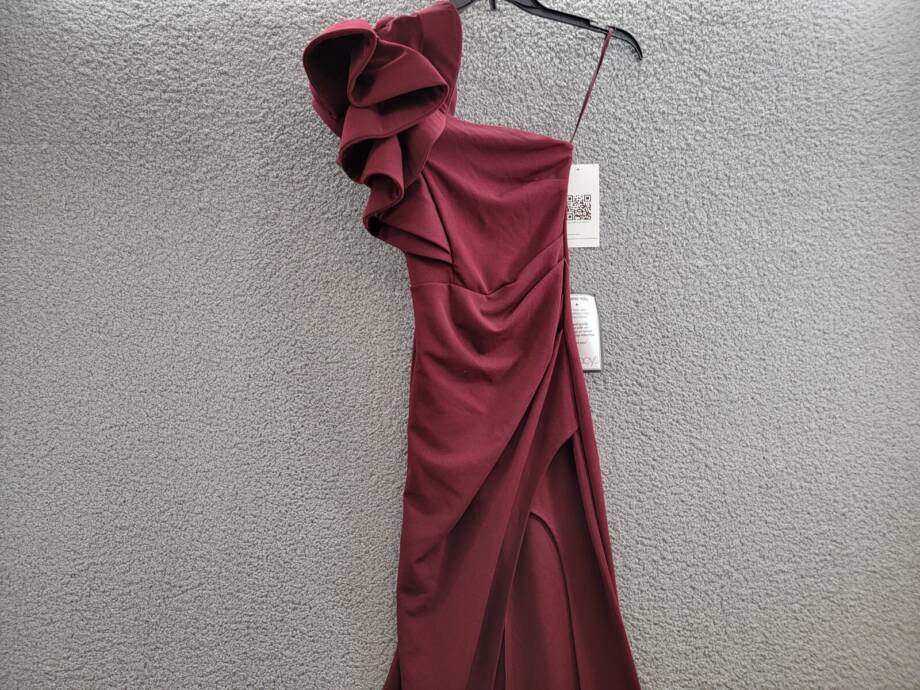 Emerald Sundae Ruffle-Shoulder Mermaid Gown Juniors XS Wine Back Zip Closure