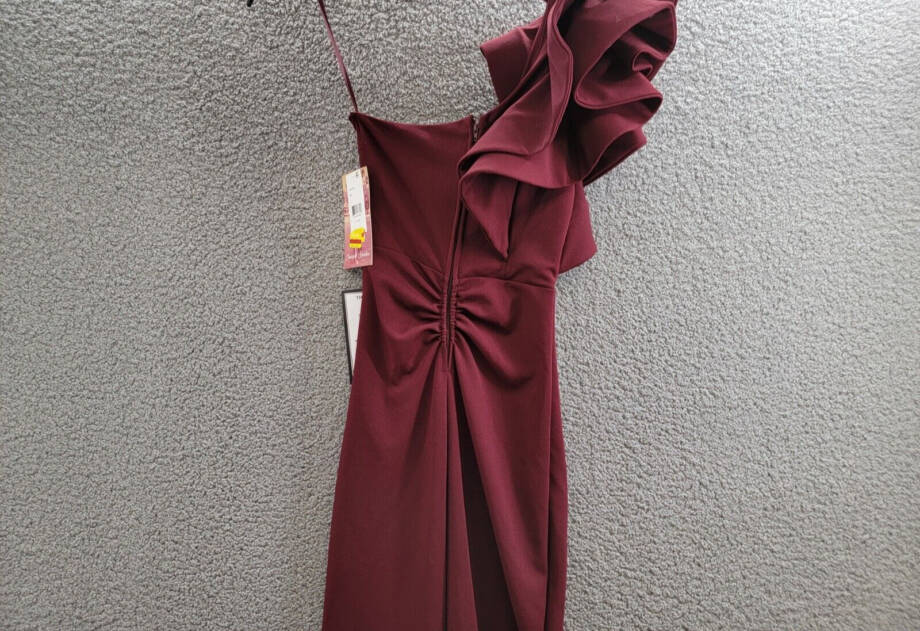 Emerald Sundae Ruffle-Shoulder Mermaid Gown Juniors' S Wine Asymmetric Back Zip
