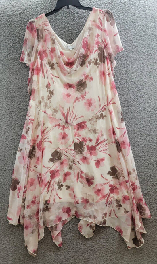 Robbie Bee Plus Floral Flutter-Sleeve Hankie-Hem Dress Women's 22W Cream/Rose