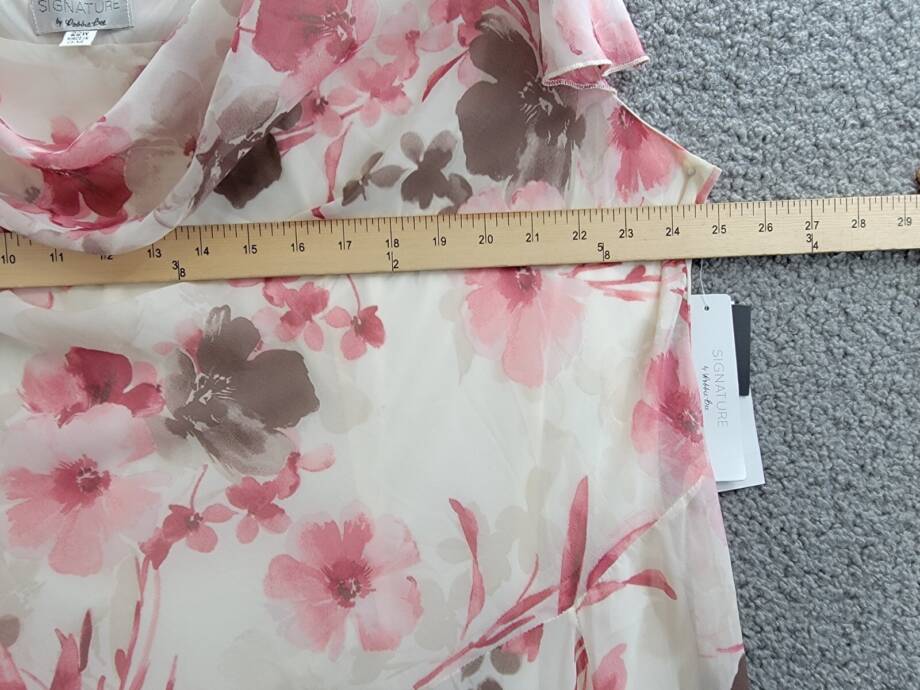 Robbie Bee Plus Floral Flutter-Sleeve Hankie-Hem Dress Women's 22W Cream/Rose