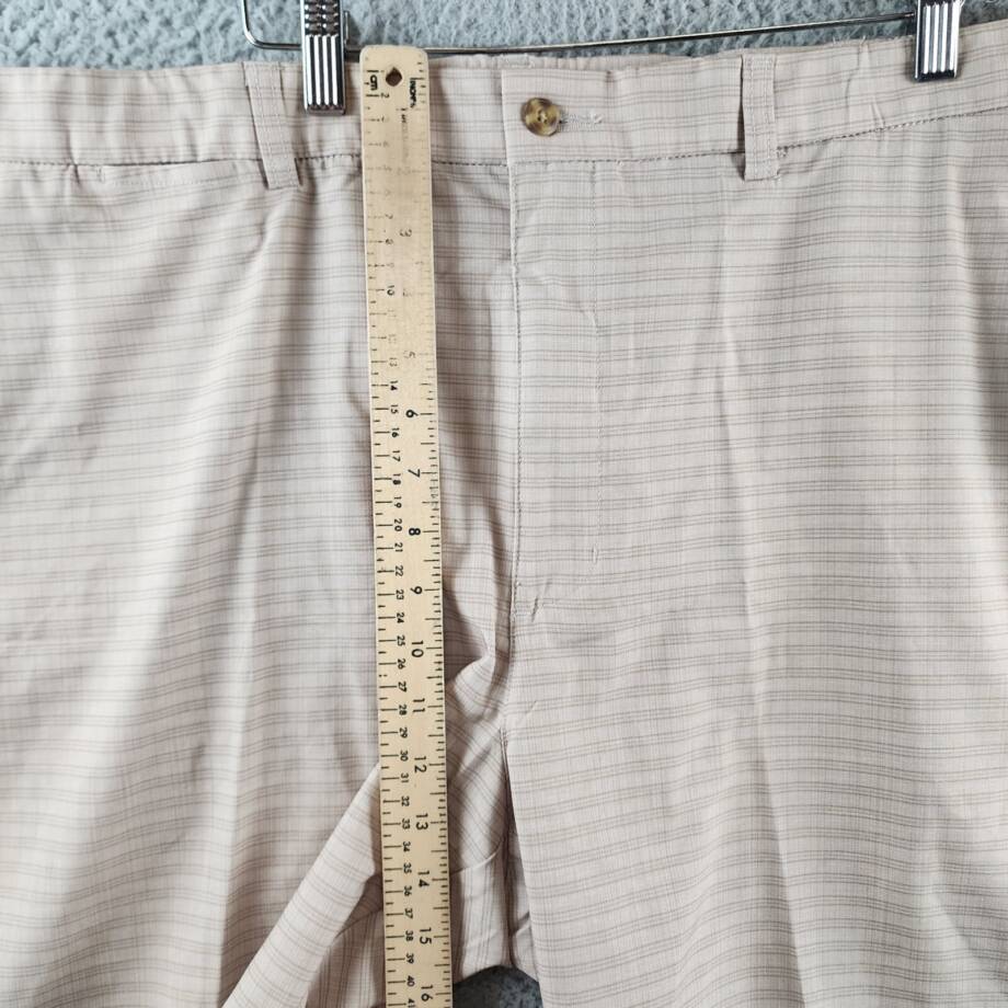 Pga Tour Striped 8" Golf Shorts Men's 42 Chinchilla Zip Fly With Button Closure