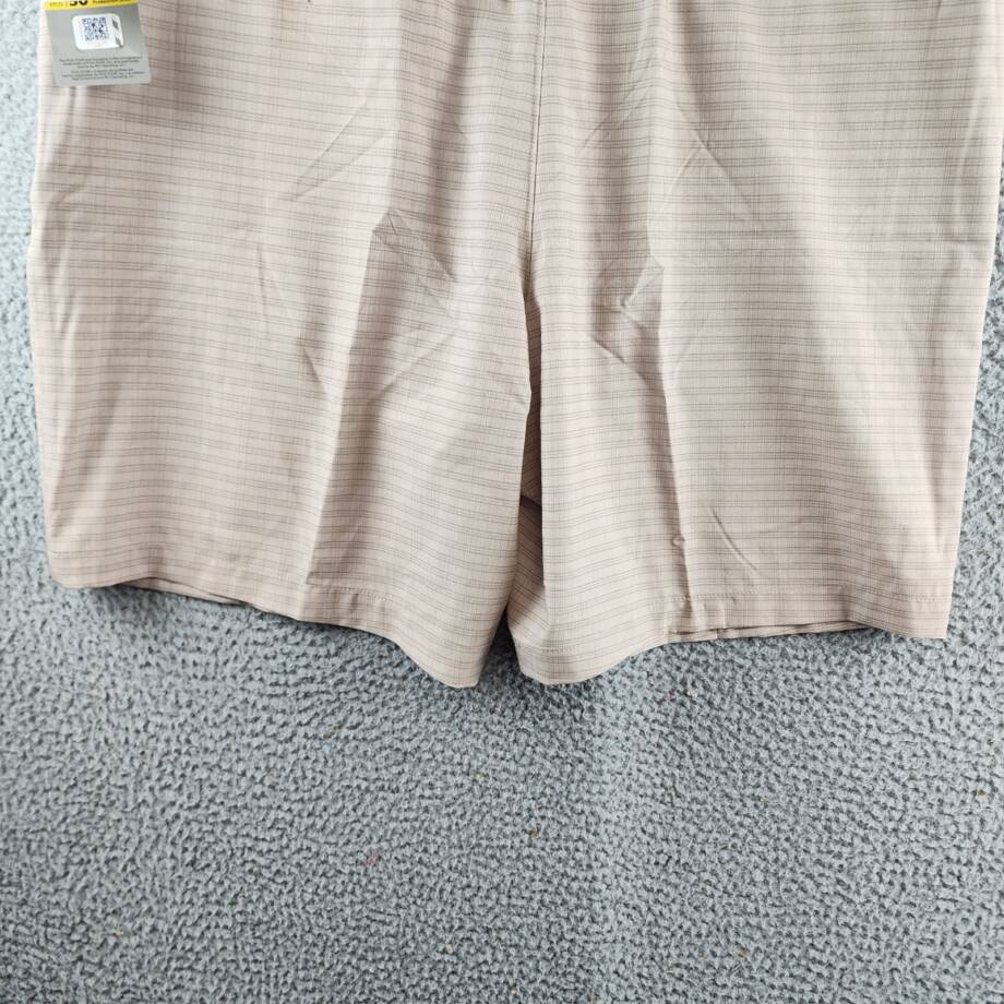Pga Tour Striped 8" Golf Shorts Men's 42 Chinchilla Zip Fly With Button Closure