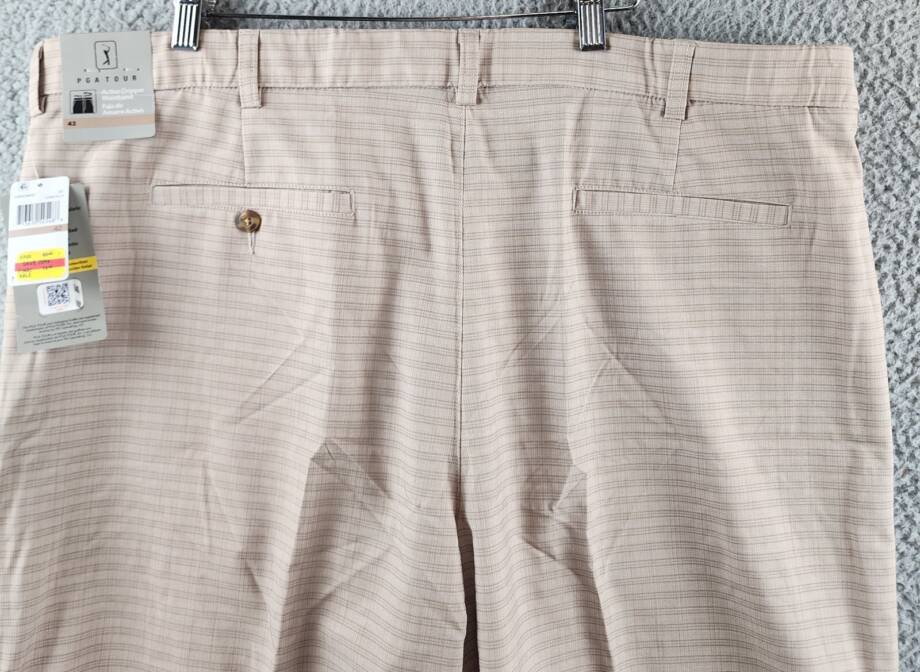 Pga Tour Striped 8" Golf Shorts Men's 42 Chinchilla Zip Fly With Button Closure