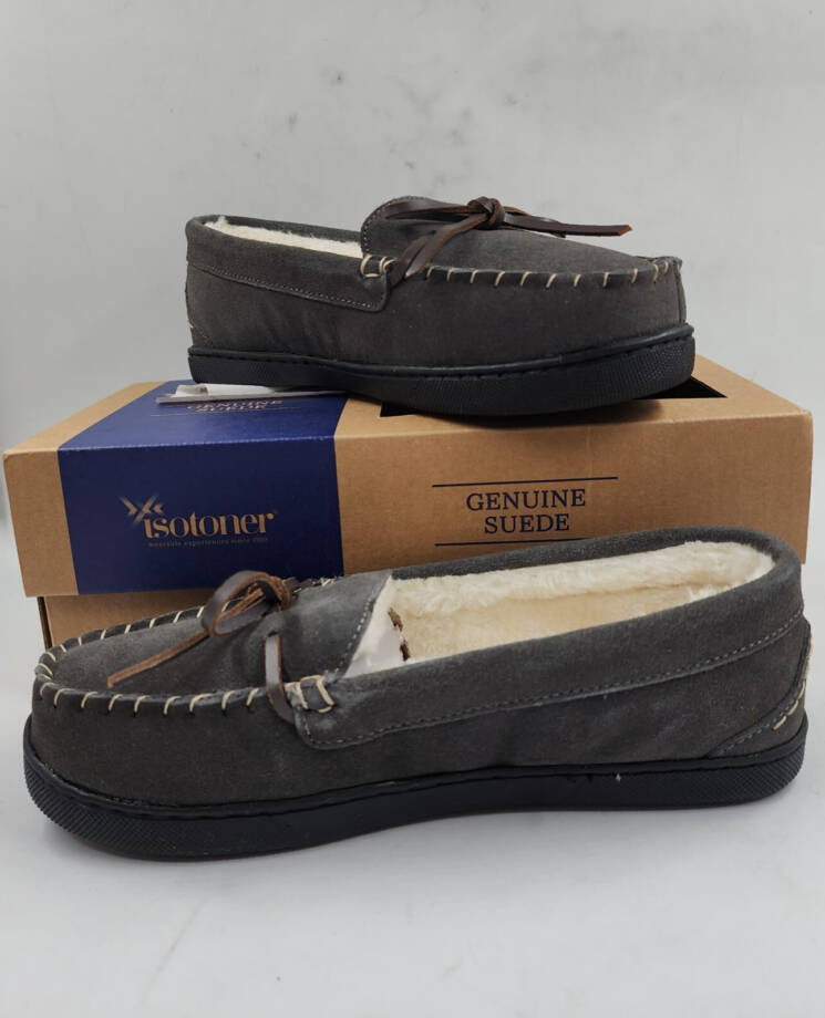 Isotoner Signature Sage Genuine Suede Moccasin Slippers Womens 7.5-8 Ash Slip On