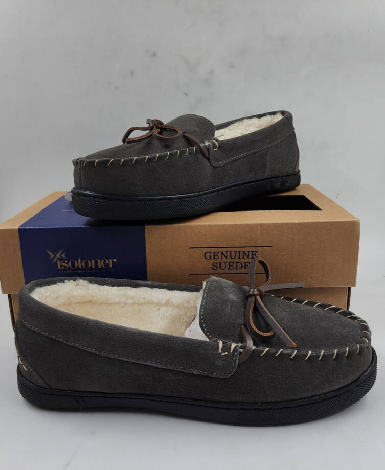Isotoner Signature Sage Genuine Suede Moccasin Slippers Womens 7.5-8 Ash Slip On