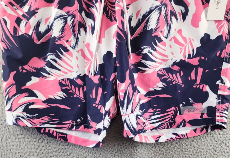 Calvin Klein Island Camo Printed Swim Trunks Men's XXL Pink Multi Drawstring