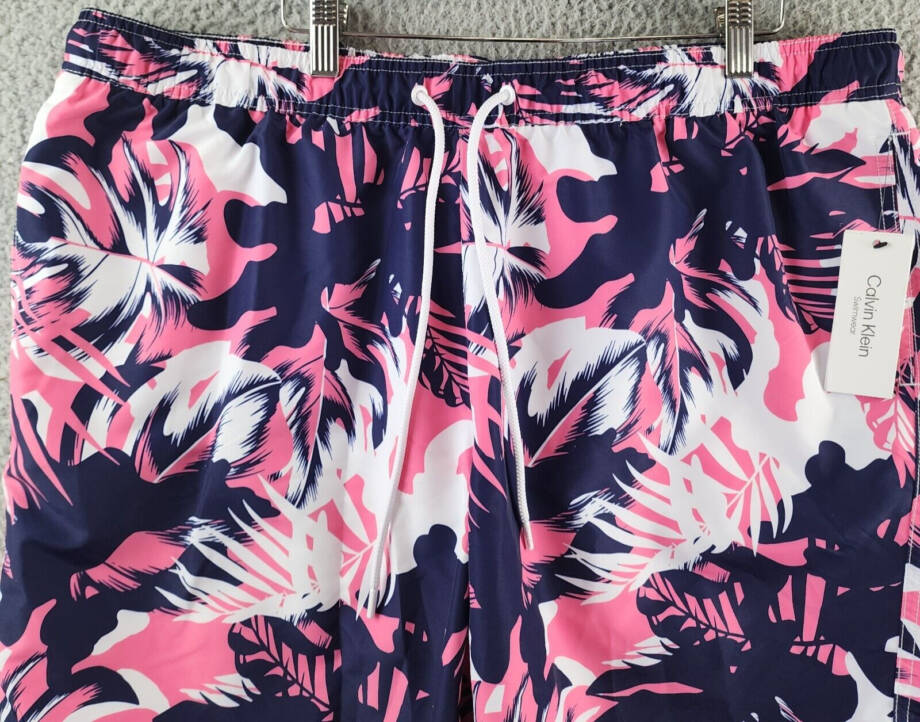 Calvin Klein Island Camo Printed Swim Trunks Men's XXL Pink Multi Drawstring