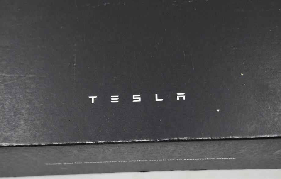 Tesla Cybertruck Cyber Wheel Cap Kit 4x Cyber Wheel Caps Snap-On