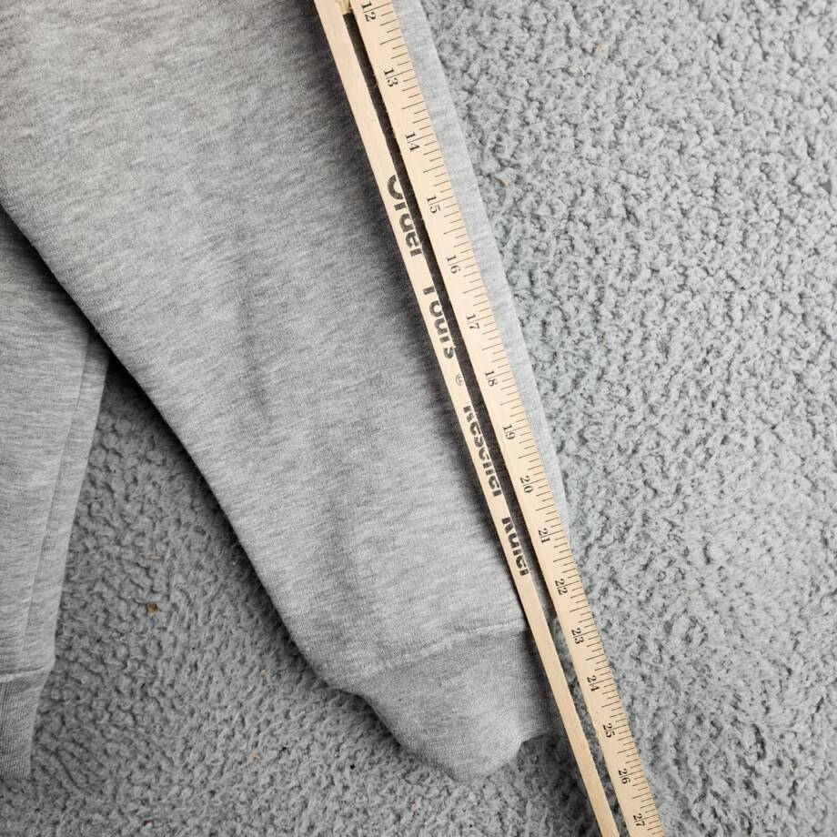 A.C Milan Logo Sweatshirt Men's L Gray Heather Embroidered Long Sleeve Pullover