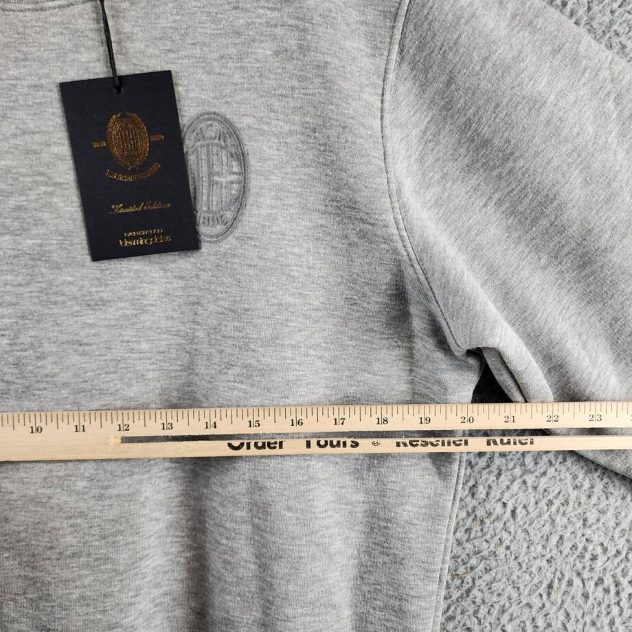 A.C Milan Logo Sweatshirt Men's M Gray Heather Embroidered Long Sleeve Pullover