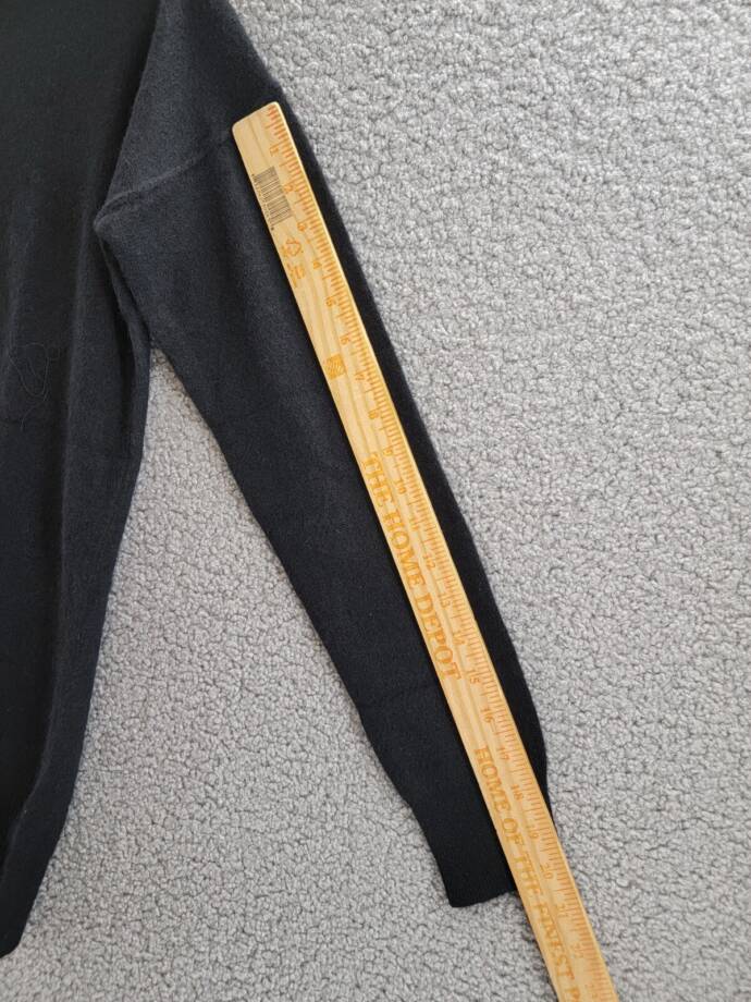 AQUA Cashmere High Low Cashmere Sweater Women's S Black Crew Neck Long Sleeve