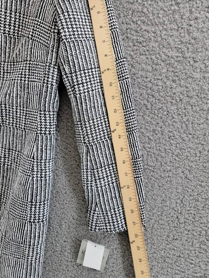 Kasper Petite Two-Button Closure Blazer Women's 4P Black/Vanilla Ice Long Sleeve