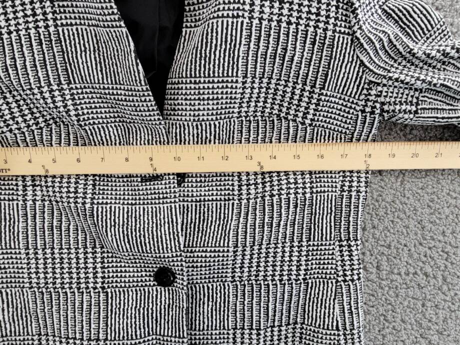 Kasper Petite Two-Button Closure Blazer Women's 4P Black/Vanilla Ice Long Sleeve