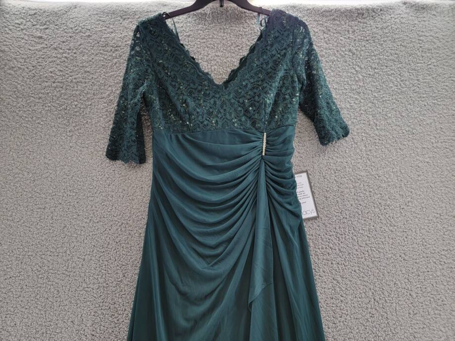 B&A by Betsy & Adam Lace V-Neck Evening Dress Women's 12 Pine Back Zip Closure