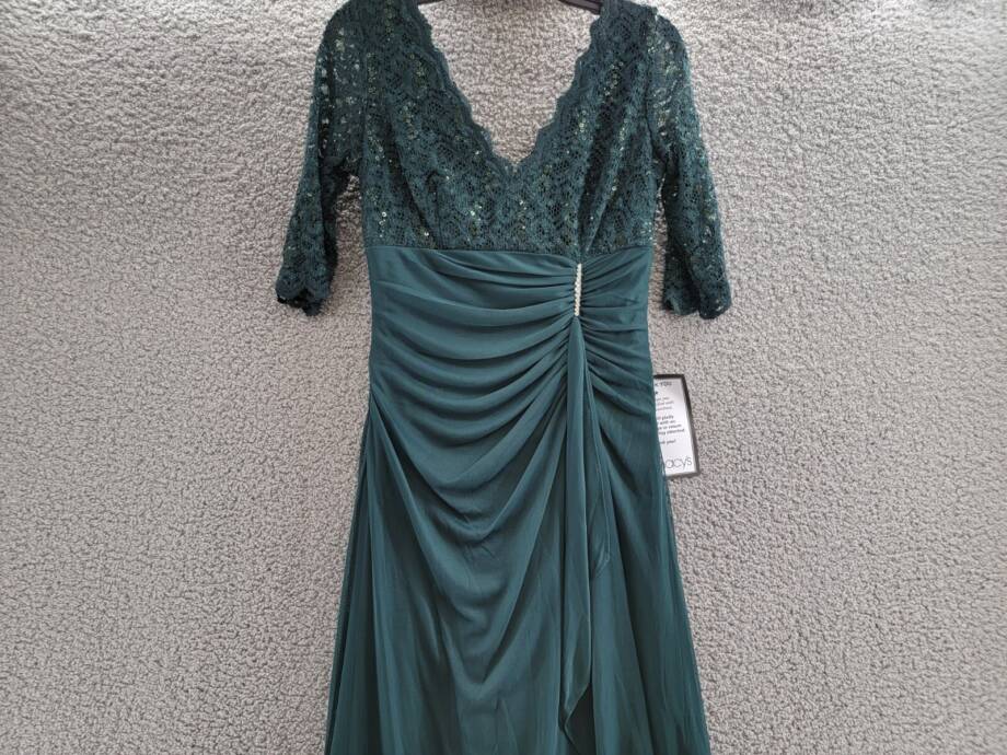B&A by Betsy & Adam Lace V-Neck Evening Dress Women's 6 Pine Back Zip Closure