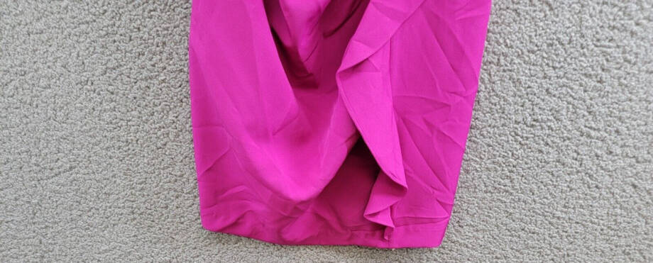 Guess Ruffled Bodycon Dress Women's 4 Fuchsia Straight Neck Sleeveless Back Zip