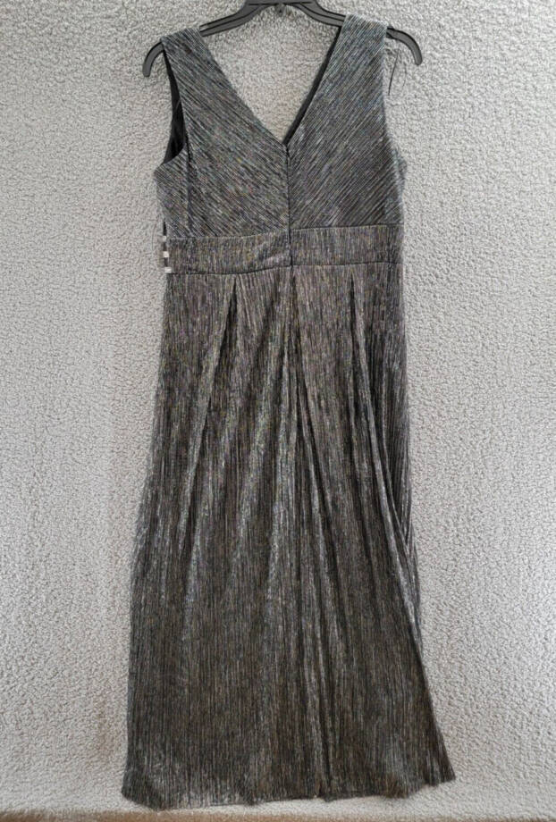 R & M Richards Crinkle Pleated Gown Women's 16 Black/Silver Back Zip Closure