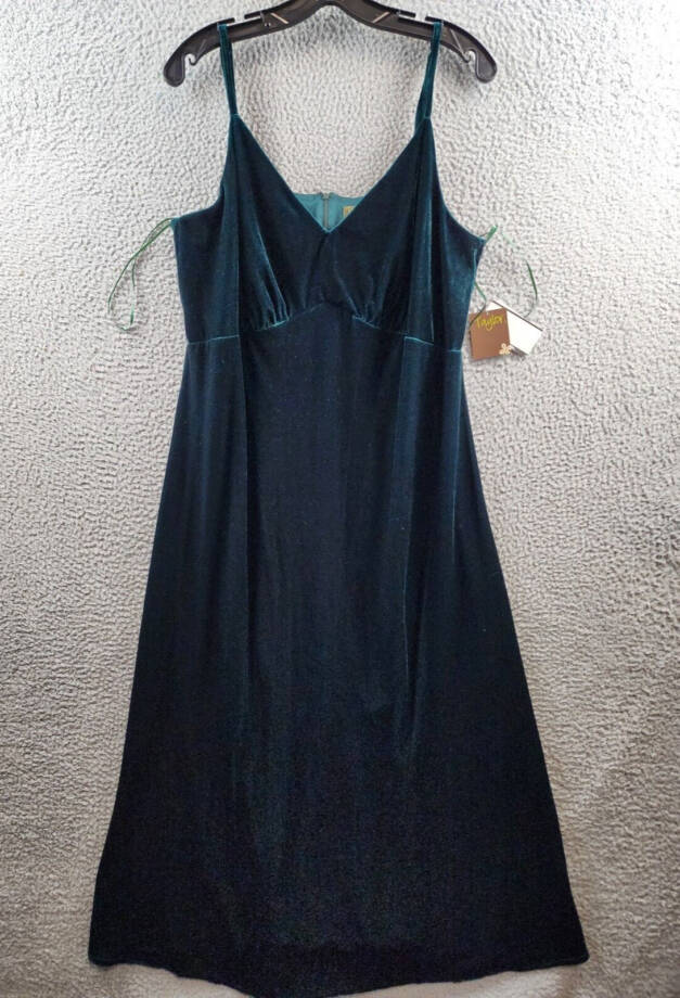 Taylor Plus Size Velvet Empire-Waist Sleeveless Midi Dress Women's 14W Pea Green