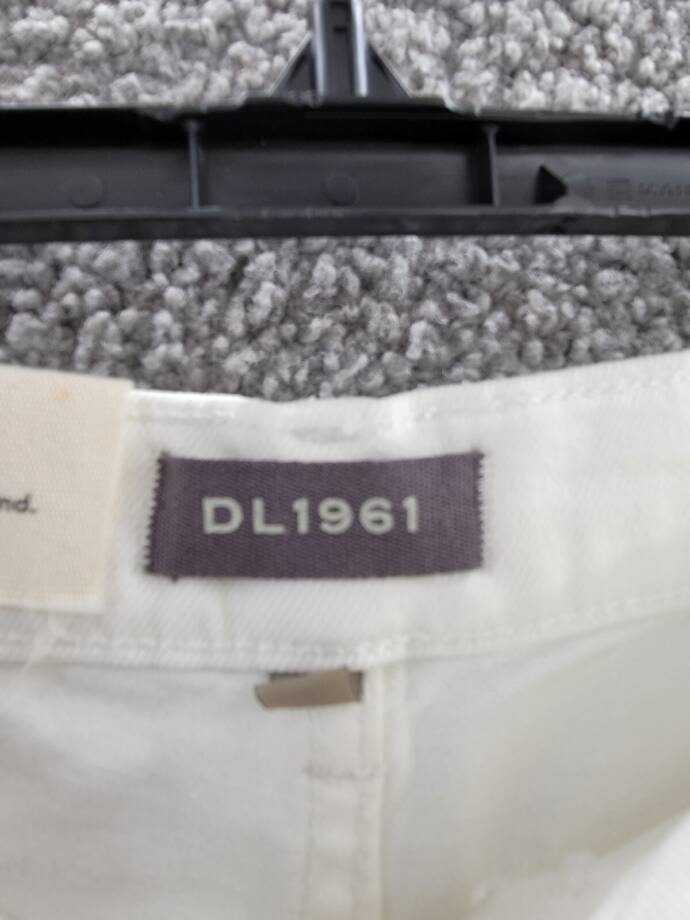 DL1961 Zoie Cutoff Denim Shorts Women's 29 White Frayed Hem Button Zip Closure