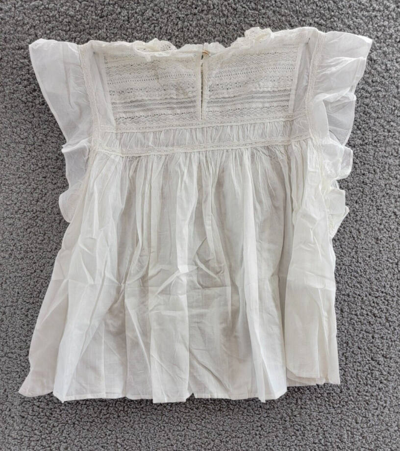 Velvet by Graham & Spencer Inessa Cap Sleeve Top Women's L White Button Back S/S
