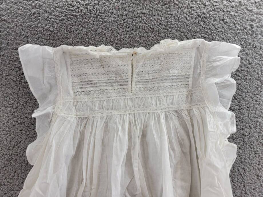 Velvet by Graham & Spencer Inessa Cap Sleeve Top Women's L White Button Back S/S