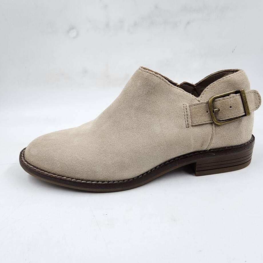 Clarks Camzin Pull Shootie Women's 5.5M Sand Suede Zip Closure Buckle Accent
