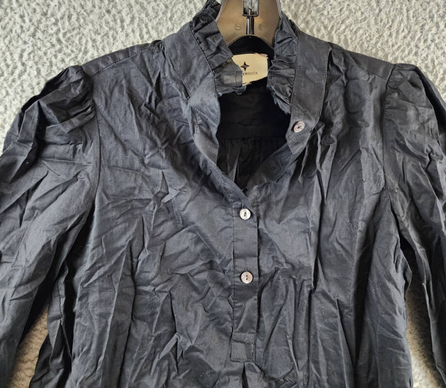 Tuckernuck The Teagan Popover Top Women's XS Black Rounded Hem Button Closure