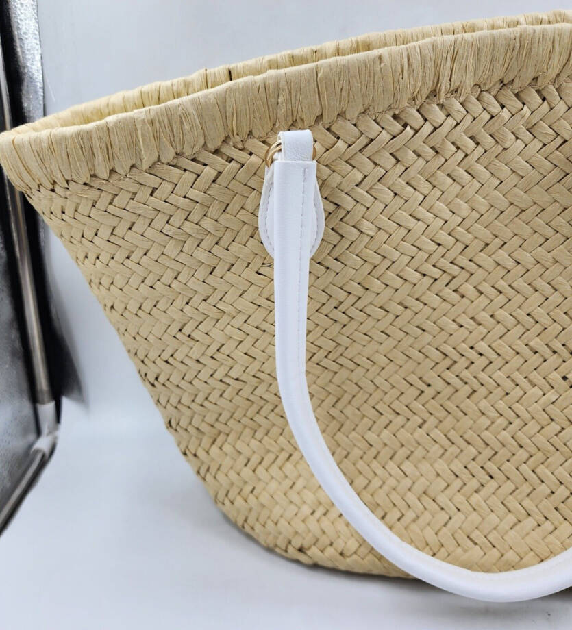 On 34th Isabellaa Straw Medium Drawstring Tote Bag Women's One Size Straw/White