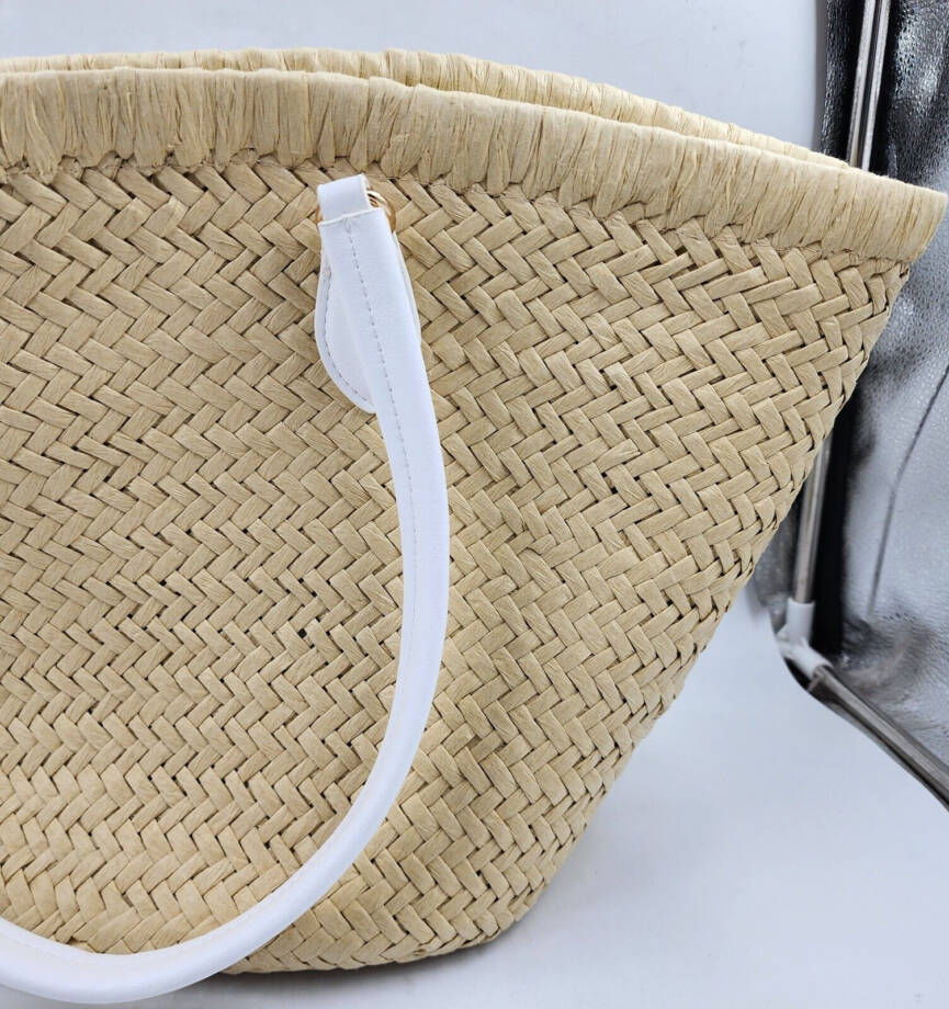 On 34th Isabellaa Straw Medium Drawstring Tote Bag Women's One Size Straw/White