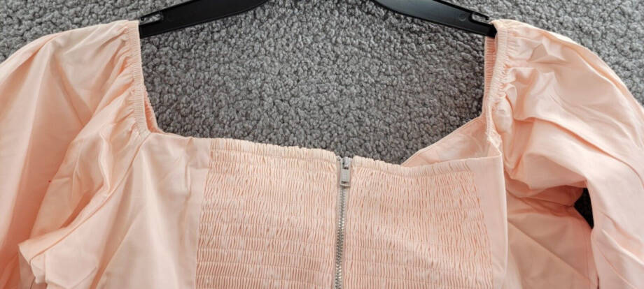 Guess Off-the-Shoulder Crop Blouse Women's XL Calm Pink Sweetheart Neck Back Zip