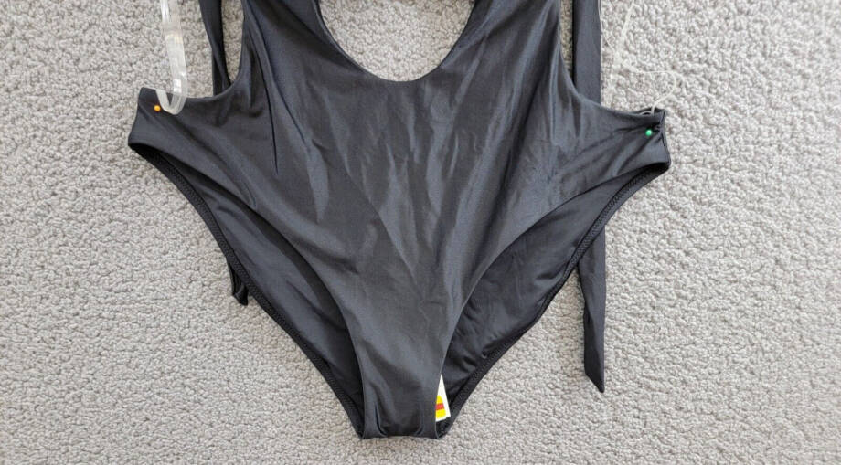 Red Carter Shine Solids Cutout Skimpy Fit One-Piece Swimsuit Women's XL Black