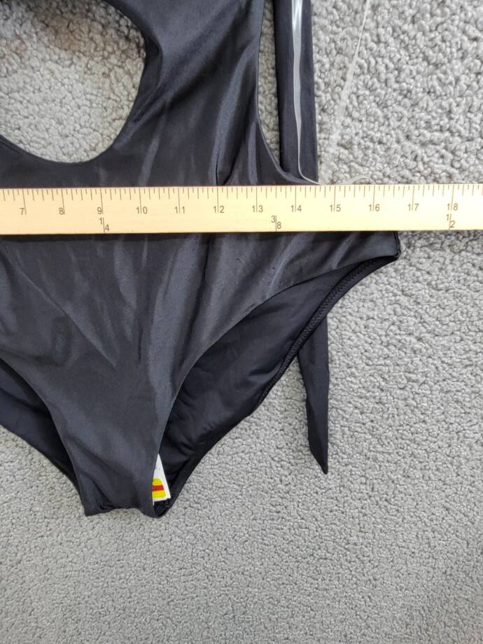 Red Carter Shine Solids Cutout Skimpy Fit One-Piece Swimsuit Women's XL Black