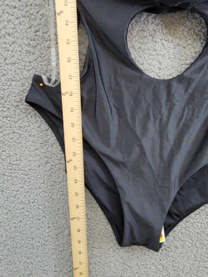 Red Carter Shine Solids Cutout Skimpy Fit One-Piece Swimsuit Women's XL Black