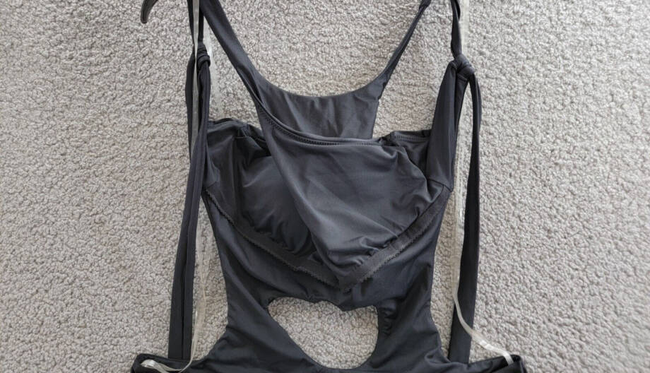 Red Carter Shine Solids Cutout Skimpy Fit One-Piece Swimsuit Women's XL Black