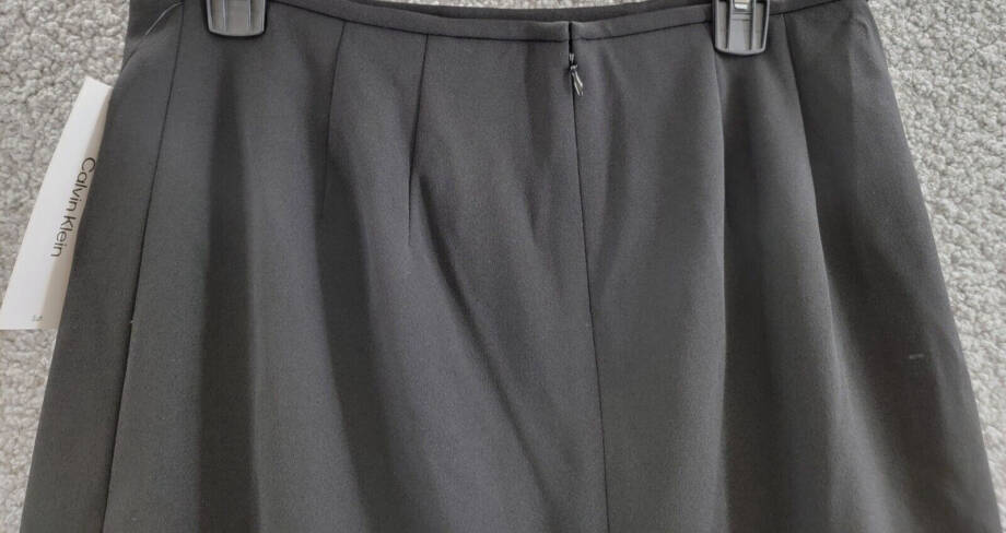 Calvin Klein Scuba Crepe Pencil Skirt Women's 12 Black Solid Back Zip Closure