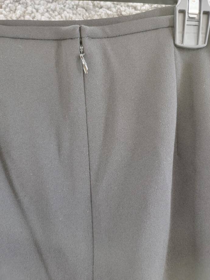 Calvin Klein Scuba Crepe Pencil Skirt Women's 12 Black Solid Back Zip Closure