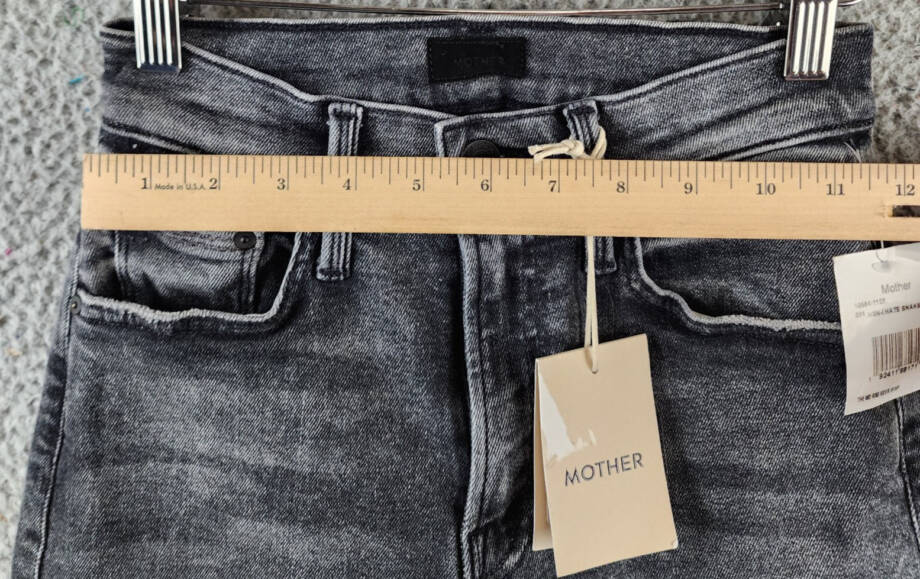 MOTHER The Mid Rise Rider Skimp Jeans Women's 23 I Hate Snakes Button Closure