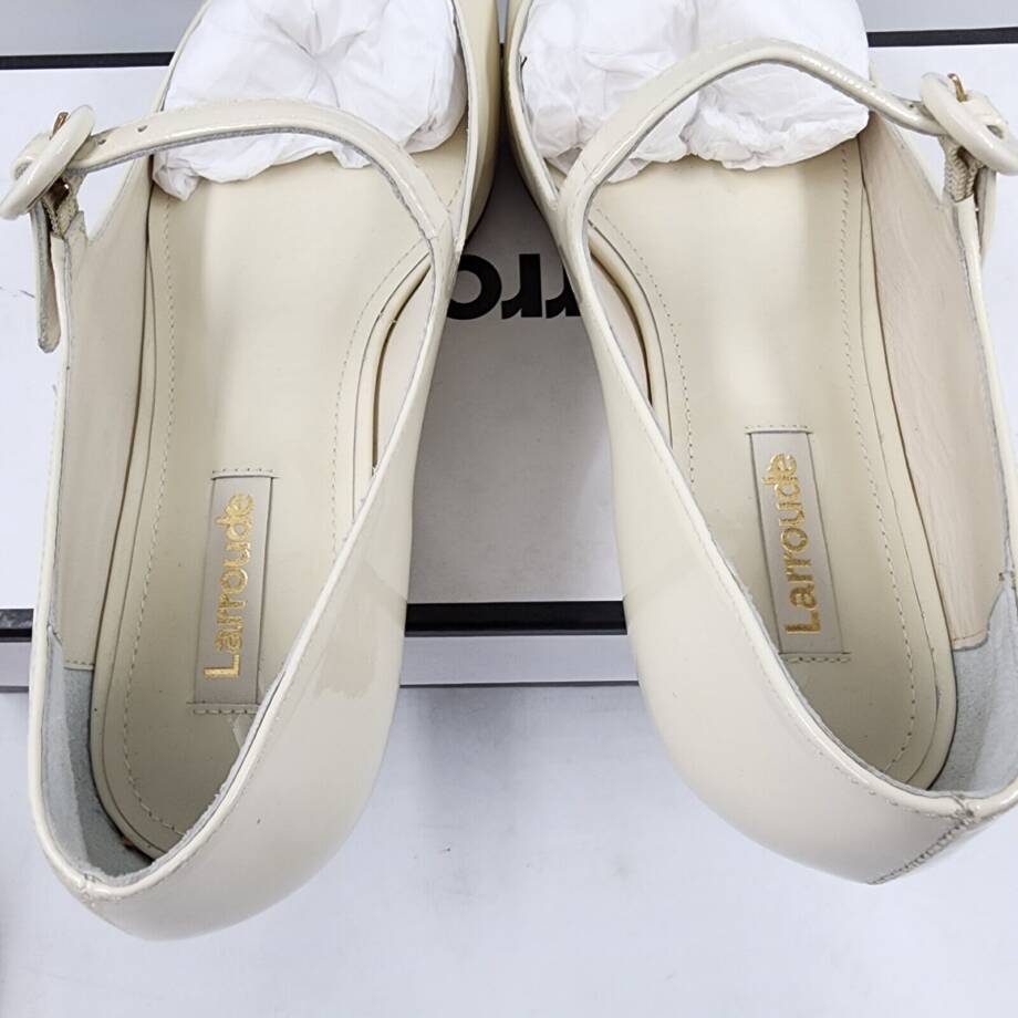 Larroudé Blair Patent Mary Jane Ballerina Flats Women's 6.5 Ivory Buckle Closure