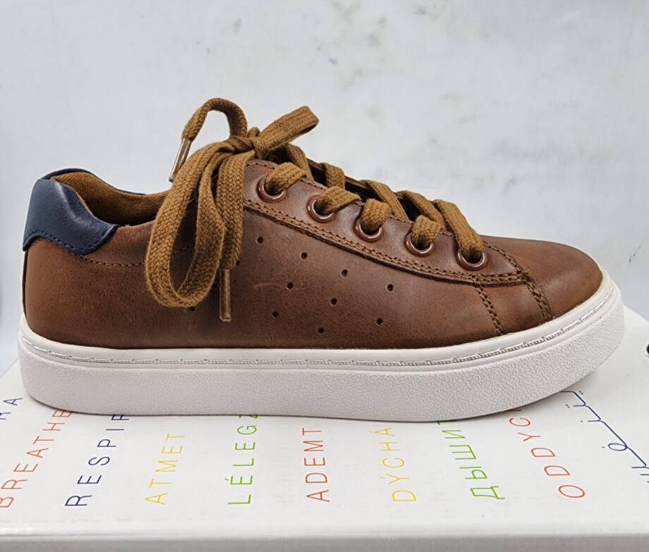 GEOX Nashik Garçon Low Cut Sneaker Boys 31 Cognac/Navy Lace And Zip Closure