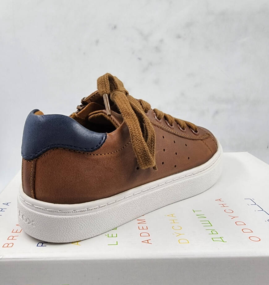 GEOX Nashik Garçon Low Cut Sneaker Boys 31 Cognac/Navy Lace And Zip Closure