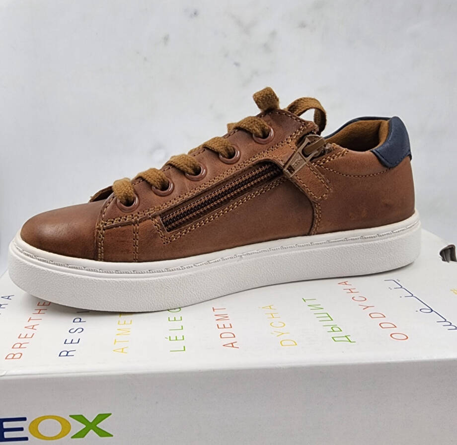 GEOX Nashik Garçon Low Cut Sneaker Boys 31 Cognac/Navy Lace And Zip Closure