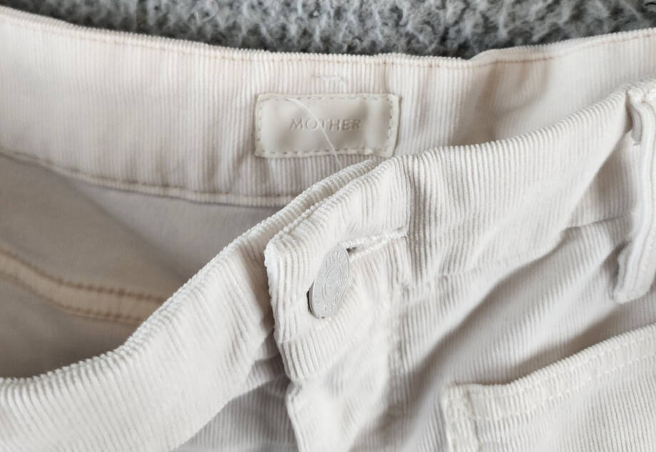 MOTHER The Patch Pocket Roller Skimp Corduroy Flare Jeans Women's 32 Chalk
